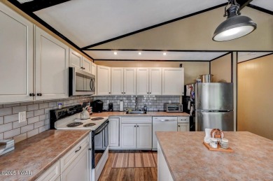 THE PERFECT GETAWAY IN THE HIDEOUT - AMENITY-FILLED COMMUNITY IN on The Hideout Golf in Pennsylvania - for sale on GolfHomes.com, golf home, golf lot
