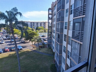 Come turn this 1,275 sf 2 Bdrm 2 Ba Convertible with the wall up on Pembroke Lakes Golf Club in Florida - for sale on GolfHomes.com, golf home, golf lot