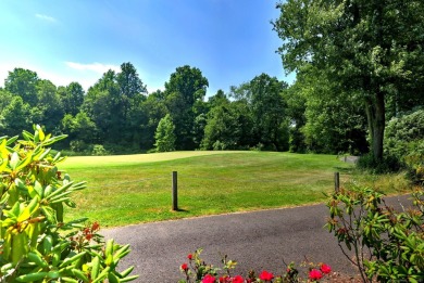 Welcome to 220 Chip Shot Lane, located in the desirable Village on The Golf Club At Oxford Greens in Connecticut - for sale on GolfHomes.com, golf home, golf lot