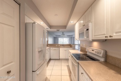 Resort-Style Living in Harbour Village Golf & Yacht Club - 2 Bed on Harbour Village Golf and Yacht Club in Florida - for sale on GolfHomes.com, golf home, golf lot