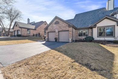 This beautifully remodeled ranch townhome offers the perfect on Crystal Tree Golf and Country Club in Illinois - for sale on GolfHomes.com, golf home, golf lot