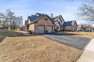 This beautifully remodeled ranch townhome offers the perfect on Crystal Tree Golf and Country Club in Illinois - for sale on GolfHomes.com, golf home, golf lot