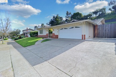 Located in Oakland's Sequoyah Heights neighborhood, this on Sequoyah Country Club in California - for sale on GolfHomes.com, golf home, golf lot