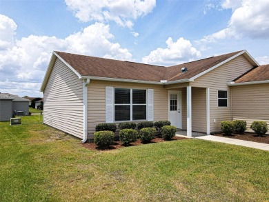 Looking for The Villages lifestyle in a 2-bedroom 2 bath plus on The Links of Spruce Creek in Florida - for sale on GolfHomes.com, golf home, golf lot