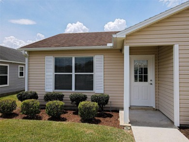 Looking for The Villages lifestyle in a 2-bedroom 2 bath plus on The Links of Spruce Creek in Florida - for sale on GolfHomes.com, golf home, golf lot