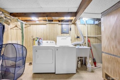 Are you looking for a super clean and move in condition 3 on Maple Lane Golf Club in Michigan - for sale on GolfHomes.com, golf home, golf lot