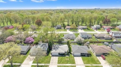 Are you looking for a super clean and move in condition 3 on Maple Lane Golf Club in Michigan - for sale on GolfHomes.com, golf home, golf lot
