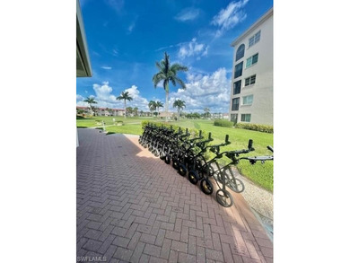 MOVE IN READY and includes IMMEDIATE COUNTRY CLUB MEMBERSHIP and on High Point Country Club in Florida - for sale on GolfHomes.com, golf home, golf lot