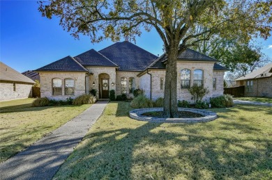 Located in gated community with easy access to Hwy 377, shopping on Harbor Lakes Golf Club in Texas - for sale on GolfHomes.com, golf home, golf lot