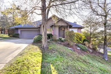 This 4-bedroom 3-bathroom home is conveniently located in on Ledgestone Country Club and Golf Course in Missouri - for sale on GolfHomes.com, golf home, golf lot