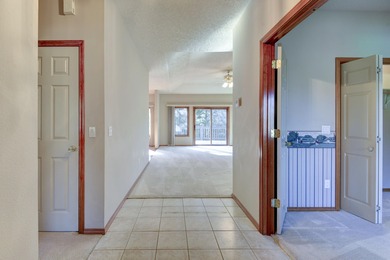 This 4-bedroom 3-bathroom home is conveniently located in on Ledgestone Country Club and Golf Course in Missouri - for sale on GolfHomes.com, golf home, golf lot