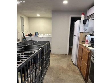 You can live in an outdoor lover's paradise. This property has a on Circle Bar Golf Club in Oregon - for sale on GolfHomes.com, golf home, golf lot