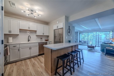 This 3 bedroom, 2 bath condo is sleek, modern & truly move-in on Seasons Ridge At Four Seasons in Missouri - for sale on GolfHomes.com, golf home, golf lot
