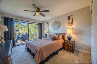 This 3 bedroom, 2 bath condo is sleek, modern & truly move-in on Seasons Ridge At Four Seasons in Missouri - for sale on GolfHomes.com, golf home, golf lot