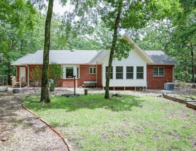 CHARMING VILLAGE RETREAT!  This cozy 3 bed, 2.5 bath home has a on Coronado Golf Course in Arkansas - for sale on GolfHomes.com, golf home, golf lot