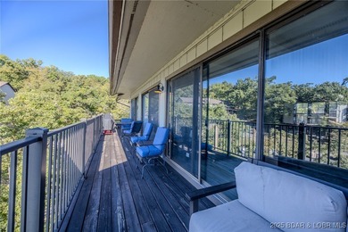 This 3 bedroom, 2 bath condo is sleek, modern & truly move-in on Seasons Ridge At Four Seasons in Missouri - for sale on GolfHomes.com, golf home, golf lot