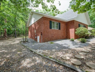 CHARMING VILLAGE RETREAT!  This cozy 3 bed, 2.5 bath home has a on Coronado Golf Course in Arkansas - for sale on GolfHomes.com, golf home, golf lot