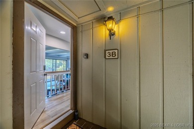 This 3 bedroom, 2 bath condo is sleek, modern & truly move-in on Seasons Ridge At Four Seasons in Missouri - for sale on GolfHomes.com, golf home, golf lot