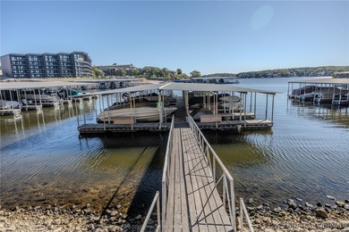 This 3 bedroom, 2 bath condo is sleek, modern & truly move-in on Seasons Ridge At Four Seasons in Missouri - for sale on GolfHomes.com, golf home, golf lot