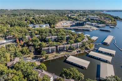 This 3 bedroom, 2 bath condo is sleek, modern & truly move-in on Seasons Ridge At Four Seasons in Missouri - for sale on GolfHomes.com, golf home, golf lot