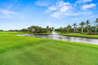 Bright and airy 2 Bedroom + Den, 2.5 Bath condo in The Polo Club on Broken Sound Golf and Club  in Florida - for sale on GolfHomes.com, golf home, golf lot