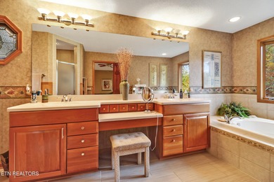 FABULOUS FAIRFIELD GLADE GOLF FRONT HOME (CRAIG #4) YOU WILL NOT on Heatherhurst Golf Course in Tennessee - for sale on GolfHomes.com, golf home, golf lot