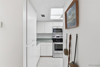 Sweet and solid Sugarmill home featuring a desirable split 2/2 on Sugarmill Woods Golf and Country Club in Florida - for sale on GolfHomes.com, golf home, golf lot