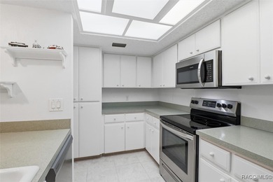 Sweet and solid Sugarmill home featuring a desirable split 2/2 on Sugarmill Woods Golf and Country Club in Florida - for sale on GolfHomes.com, golf home, golf lot