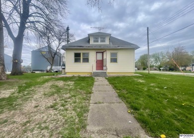 Hope R Benne, C: , hopebennerealtor,   - This 2-bedroom, 1-bath on Oakland Golf Club in Nebraska - for sale on GolfHomes.com, golf home, golf lot