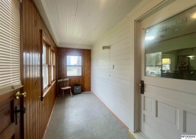 Hope R Benne, C: , hopebennerealtor,   - This 2-bedroom, 1-bath on Oakland Golf Club in Nebraska - for sale on GolfHomes.com, golf home, golf lot