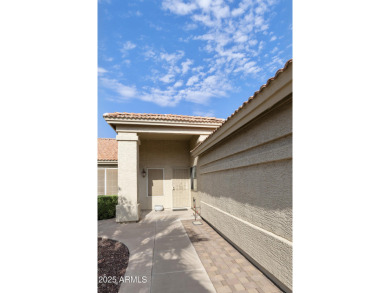 Immaculately maintained 2BR, 2BA Solano model with a bonus den on Ironwood Golf Club in Arizona - for sale on GolfHomes.com, golf home, golf lot