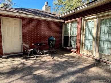 Welcome home to this beautifully refreshed 3-bedroom, 2-bath on Arrowhead Country Club in Alabama - for sale on GolfHomes.com, golf home, golf lot