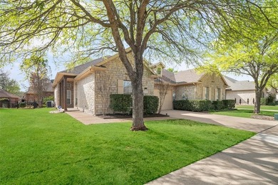 Popular half duplex in the Villas of Heritage Ranch. Beautiful on Heritage Ranch Golf and Country Club in Texas - for sale on GolfHomes.com, golf home, golf lot