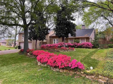 Calling all golfers and lake lovers! This beautiful large family on Emerald Bay Club in Texas - for sale on GolfHomes.com, golf home, golf lot