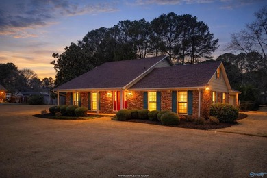 Beautiful 4-bedroom, 2-story full-brick home located in a on Burningtree Country Club in Alabama - for sale on GolfHomes.com, golf home, golf lot