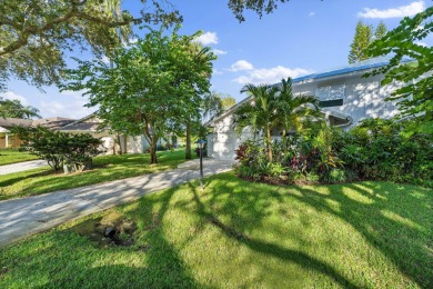 This 3BR/3BA luxurious townhome situated in the sought after on Eagle Wood Golf Course in Florida - for sale on GolfHomes.com, golf home, golf lot