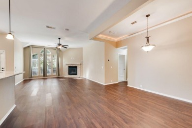 BRING ALL OFFERS! This one-story home is situated on an on Oakmont Country Club in Texas - for sale on GolfHomes.com, golf home, golf lot