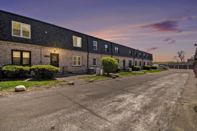Jennifer Weikel, M: , jenn,   - Carefree, low-maintenance living on Oak Hills Country Club in Nebraska - for sale on GolfHomes.com, golf home, golf lot
