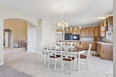 Welcome to carefree living in the highly sought-after Heritage on Hawkridge Golf Course in Missouri - for sale on GolfHomes.com, golf home, golf lot