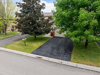 Beautifully updated in 2023, this immaculate townhome is located on Buffalo Hill Golf Club in Montana - for sale on GolfHomes.com, golf home, golf lot
