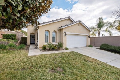 This beautiful single story home is in gate guarded 55+ on Menifee Lakes Country Club - Lakes in California - for sale on GolfHomes.com, golf home, golf lot