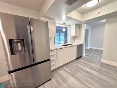Welcome Home to this move-in ready 2-bed/ 2-bath home +bonus on Oriole Golf and Tennis Club in Florida - for sale on GolfHomes.com, golf home, golf lot