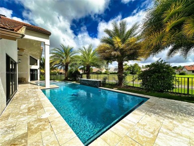 Cathedral Ceiling Single family Home for Sale located in the on Woodmont Country Club in Florida - for sale on GolfHomes.com, golf home, golf lot