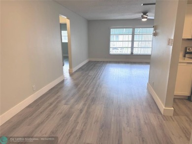 Welcome Home to this move-in ready 2-bed/ 2-bath home +bonus on Oriole Golf and Tennis Club in Florida - for sale on GolfHomes.com, golf home, golf lot