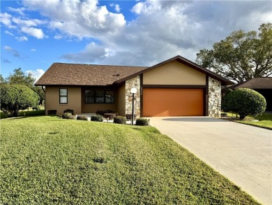 This home won't last long on the market! This well cared for 2 on Golf Hammock Country Club in Florida - for sale on GolfHomes.com, golf home, golf lot