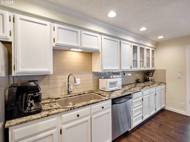 Welcome to golf course living without the HOA! This beautifully on Arrowhead Golf Club in Oregon - for sale on GolfHomes.com, golf home, golf lot