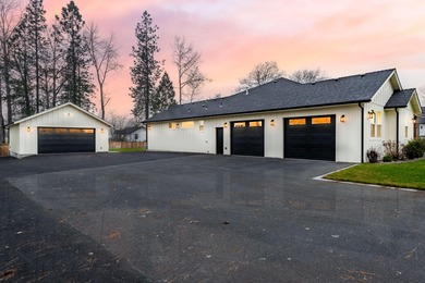 Rare single-level living on nearly an acre inside the city on Grants Pass Golf Club in Oregon - for sale on GolfHomes.com, golf home, golf lot