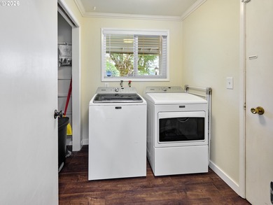 Welcome to golf course living without the HOA! This beautifully on Arrowhead Golf Club in Oregon - for sale on GolfHomes.com, golf home, golf lot