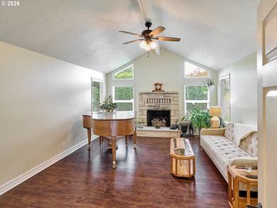 Welcome to golf course living without the HOA! This beautifully on Arrowhead Golf Club in Oregon - for sale on GolfHomes.com, golf home, golf lot