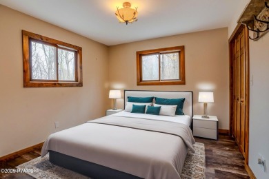 Bring your golf clubs to this  beautiful 4 bedroom 2 bathroom on Paupack Hills Golf and Country Club in Pennsylvania - for sale on GolfHomes.com, golf home, golf lot
